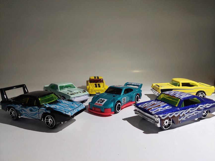 Die-cast Collecting on a Budget — The Best Models Under $20 That Hold Value 3 Close-up of detailed die-cast toy race cars with realistic paint schemes and unique designs