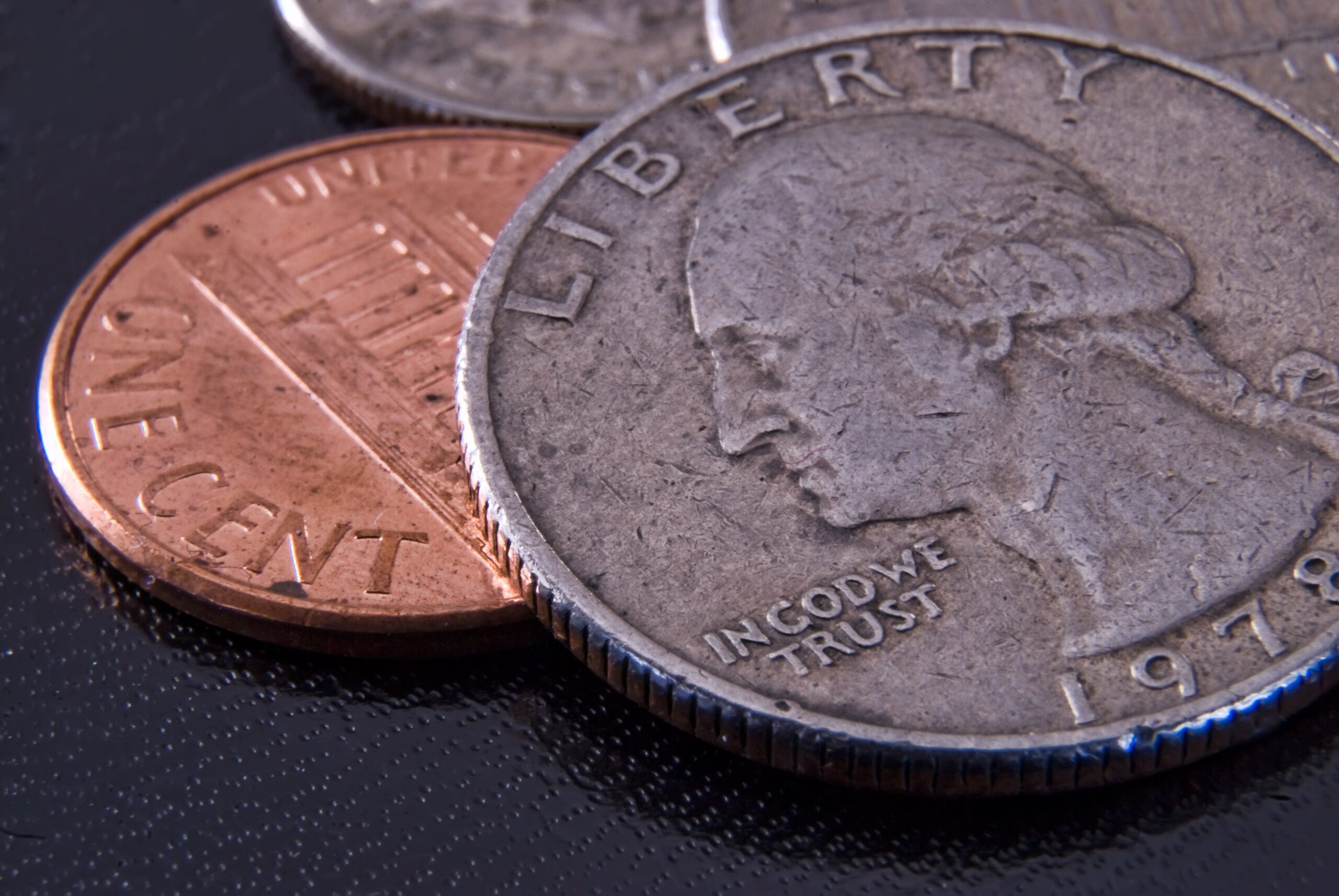 Close-up of US coins for comparing silver and clad compositions